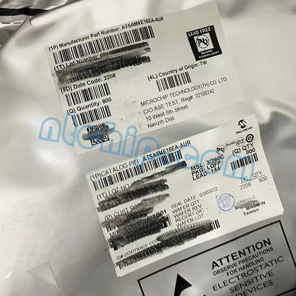 Microchip Technology ATSAM4E16EA-AUR Packaging box label Microchip Technology ATSAM4E16EA-AUR Packaging box label